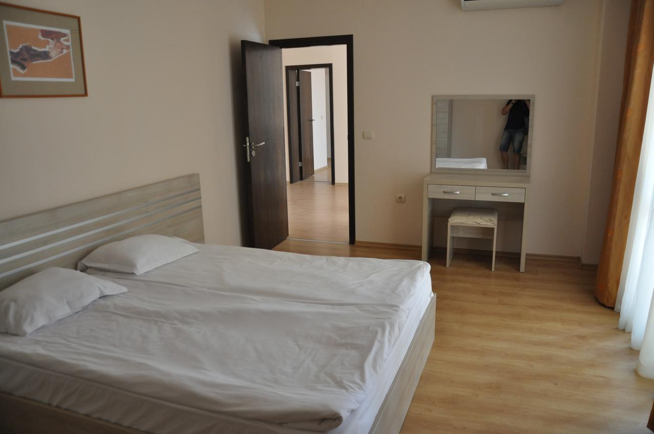 Luxor Apartments Pomorie Exterior foto